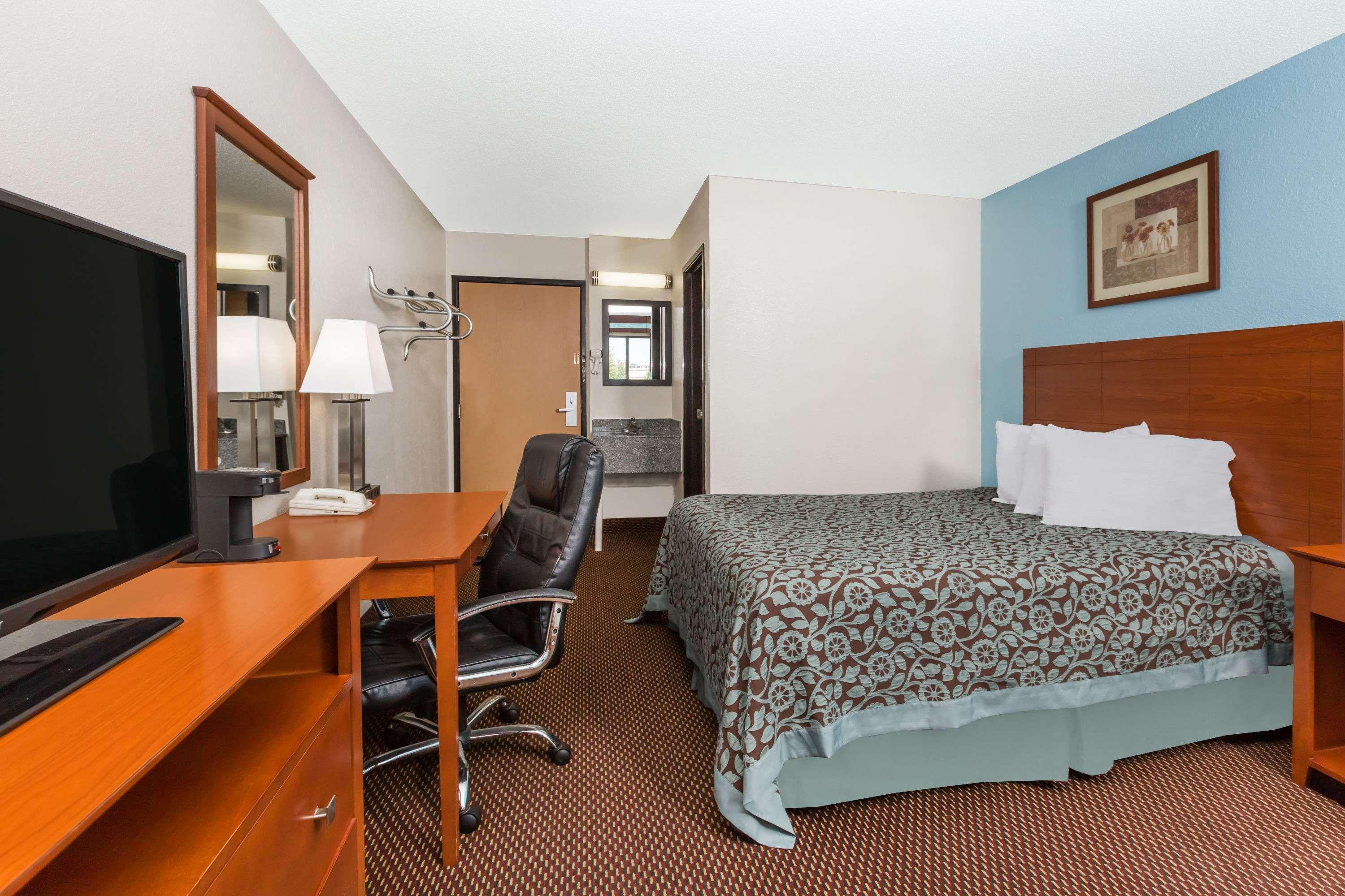 Days By Wyndham - Des Moines Motel
